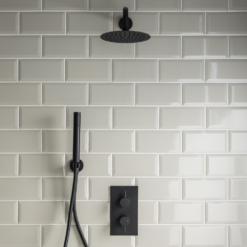 Arezzo Round Matt Black Outlet Elbow With Parking Bracket, Flex & Handset -Victorian Plumbing Shop rd4blkpk d8